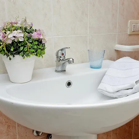 Hotel Robinia Baia Verde By Nonsolomare Vacanze Srlu